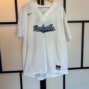 Nike Nashville Select 15 shorts sleeve shirt. Men’s XL
